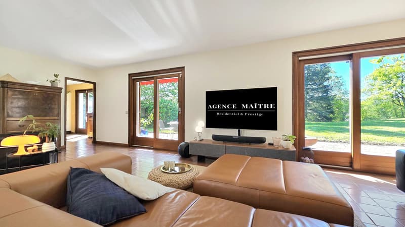 Maison T6 exposée plein sud sur près de 8 000 m² à Monnetier-Mornex (7)