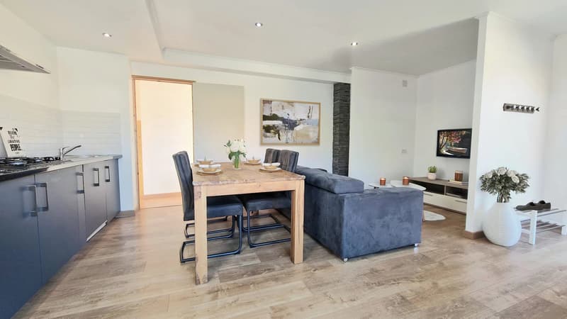 Spacious modern T9 chalet in Mijoux (8)