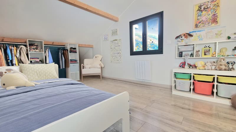 Spacious modern T9 chalet in Mijoux (13)