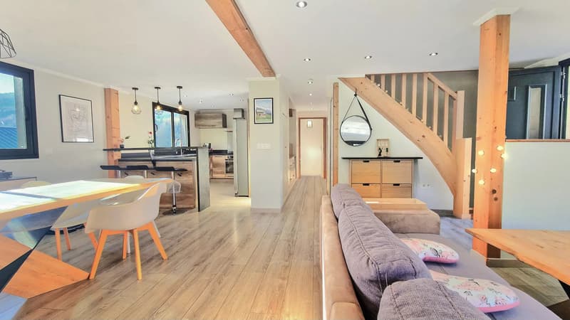 Spacious modern T9 chalet in Mijoux (5)