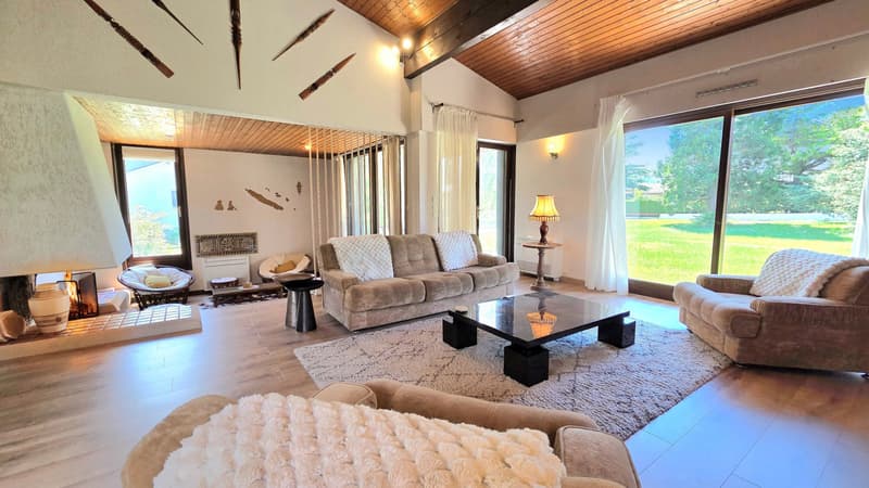 Séduisante maison d'architecte T8 à Armoy (3)
