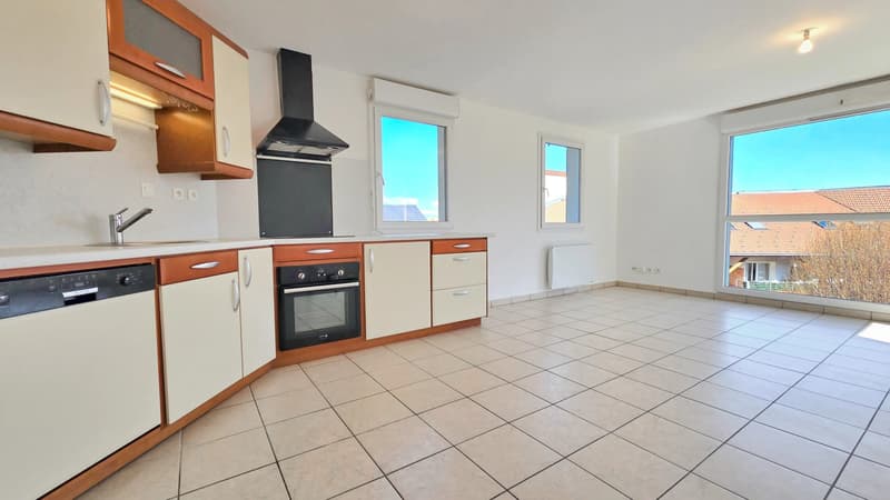 Beaumont Le Châble : Lumineux T3 avec garage et cave (3)