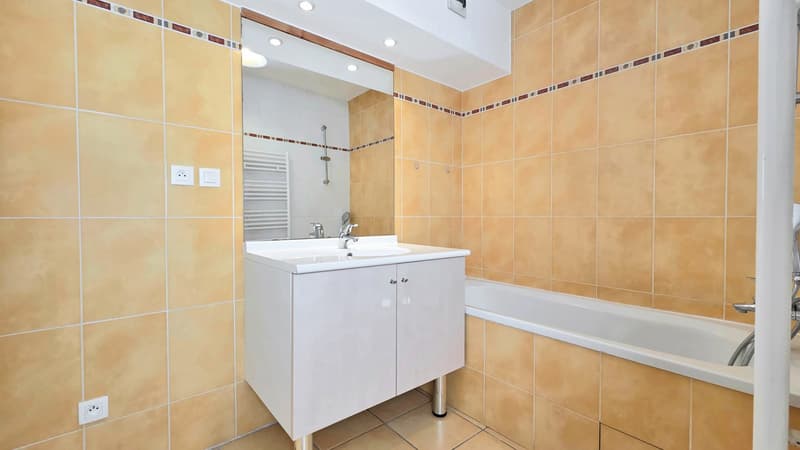 Beaumont Le Châble : Lumineux T3 avec garage et cave (6)