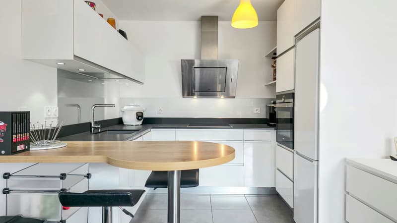 Agréable T2 en rez-de-jardin à Metz-Tessy (12)