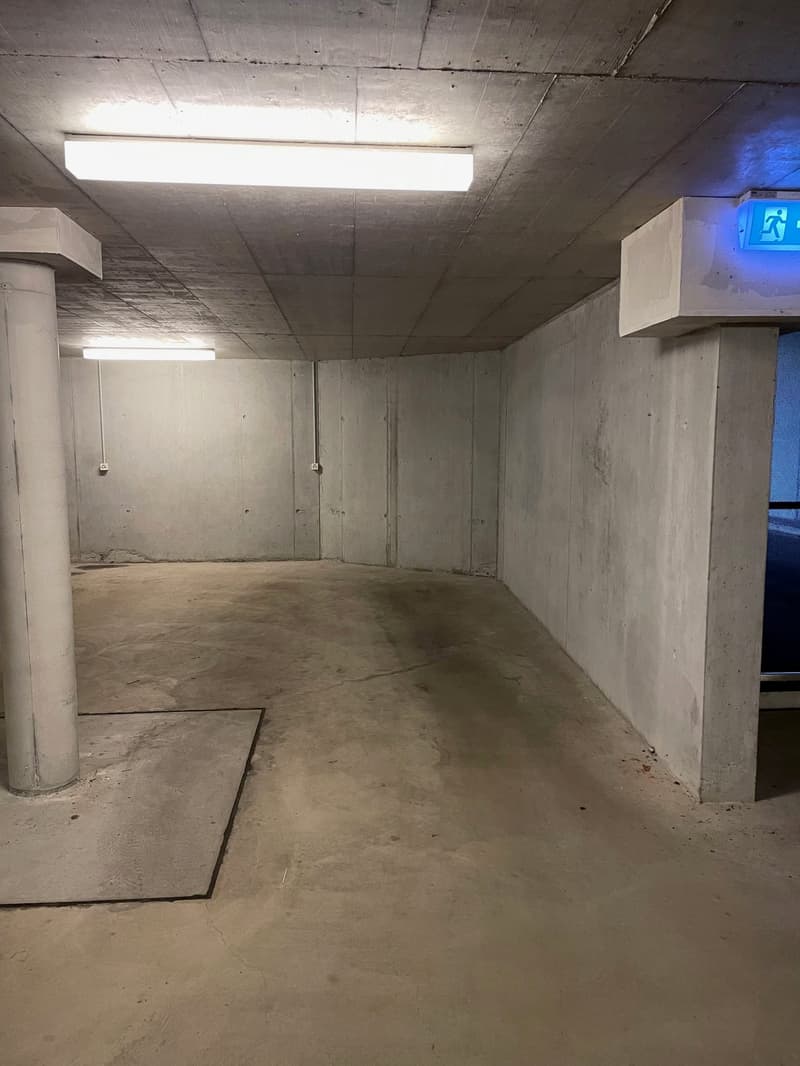 Parking space in Bolligen (2)