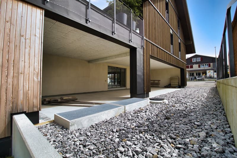 Modern, centrally located and versatile commercial spaces (5)