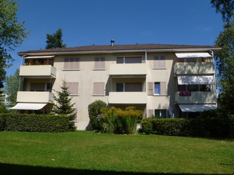 Ruhige Lage - mit Gartensitzplatz! (1)
