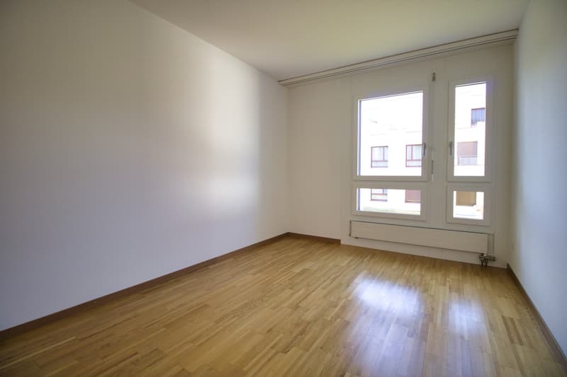 Grosszüge 4.5-Zimmerwohnung in familienfreundlicher Überbauung (9)