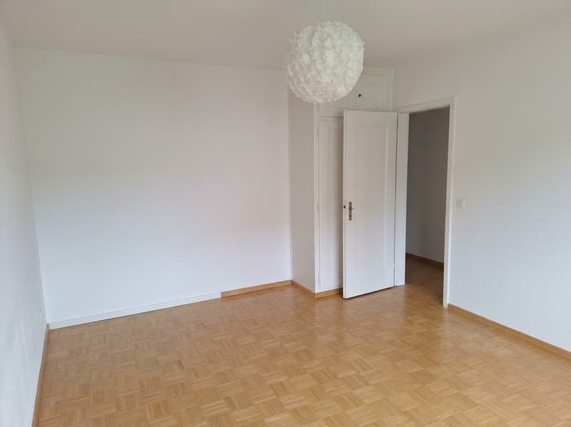 Grosszügige und helle 2½-Zimmerwohnung! (6)