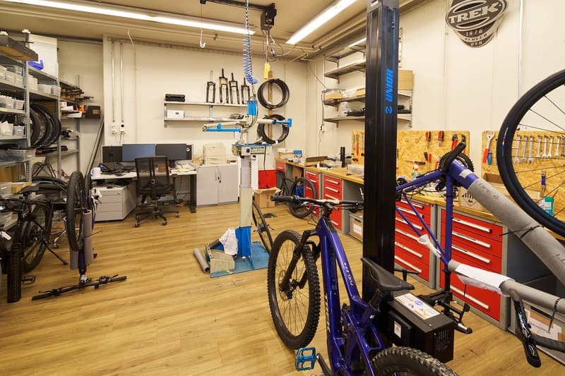Ampio spazio commerciale / di magazzino (10)