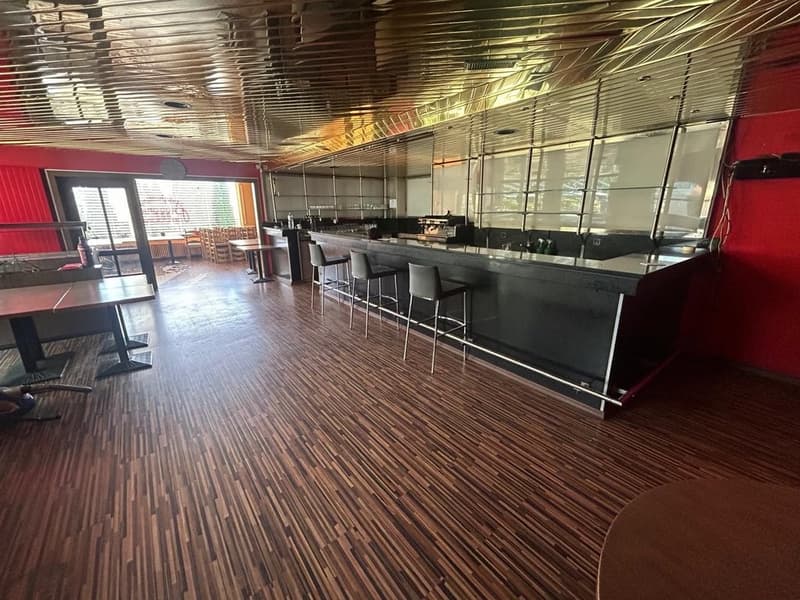 Restaurant.jpeg