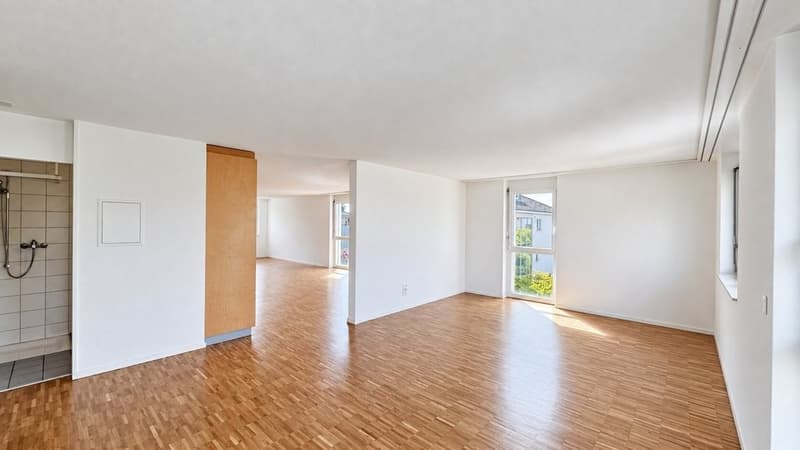 Helles_modernes_Wohnzimmer_mit_Parkett.jpg