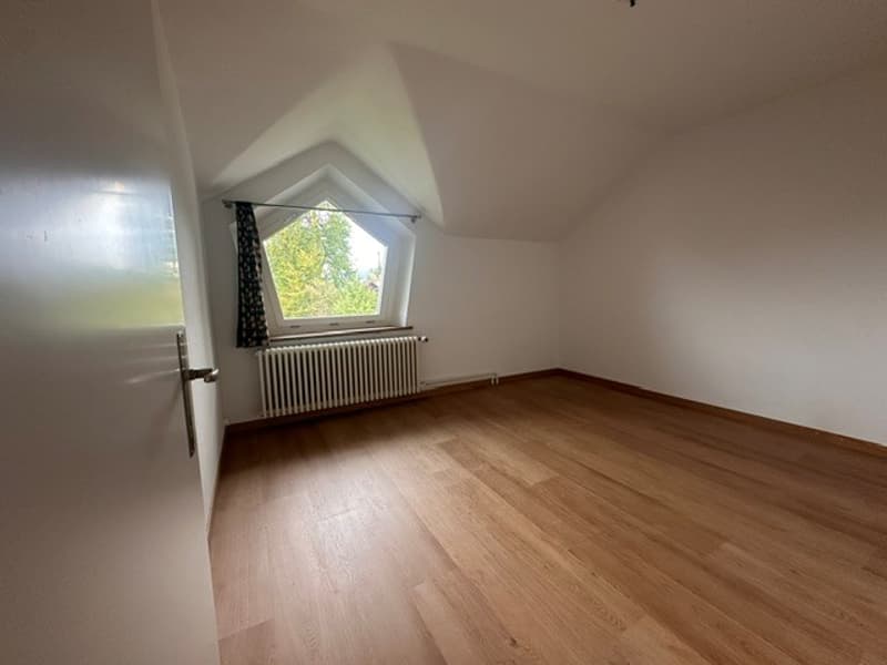 Charmante 5-Zimmer-Dachwohnung in Hausen am Albis (9)