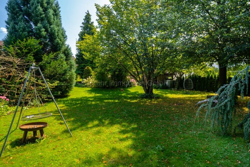 Zweifamilienhaus mit Bauland - Eine einmalige Gelegenheit (10)