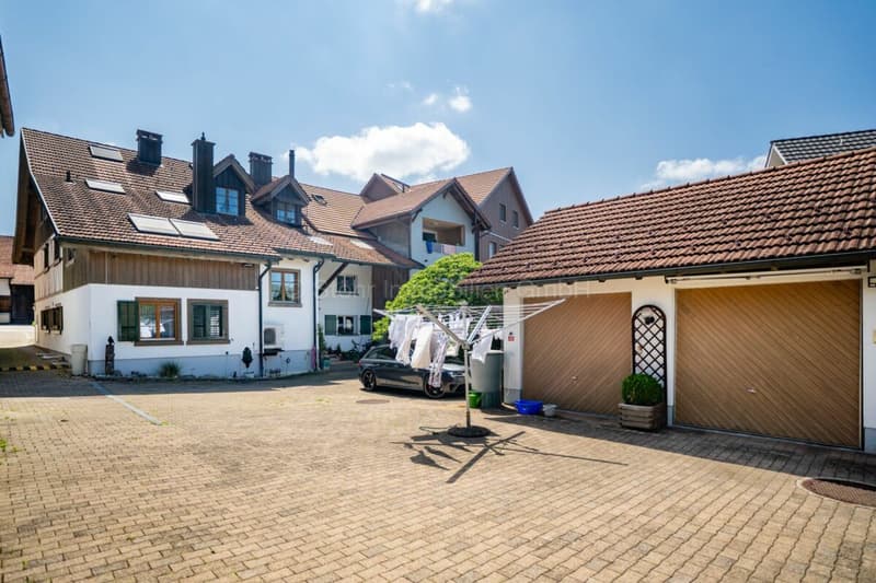 Zweifamilienhaus mit Bauland - Eine einmalige Gelegenheit (14)