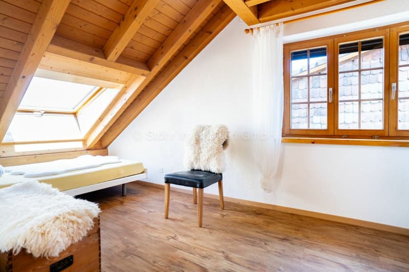 Zweifamilienhaus mit Bauland - Eine einmalige Gelegenheit (6)
