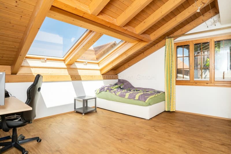 Zweifamilienhaus mit Bauland - Eine einmalige Gelegenheit (7)