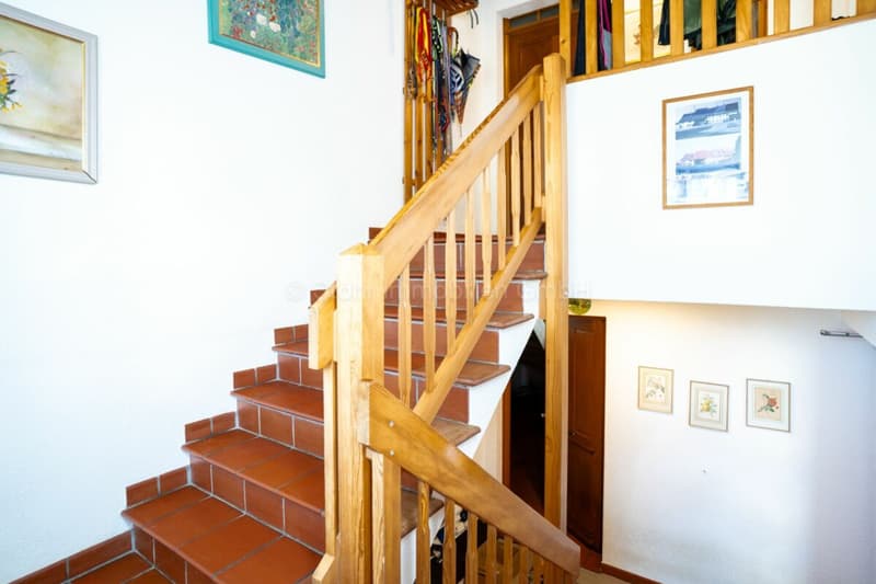 Zweifamilienhaus mit Bauland - Eine einmalige Gelegenheit (25)