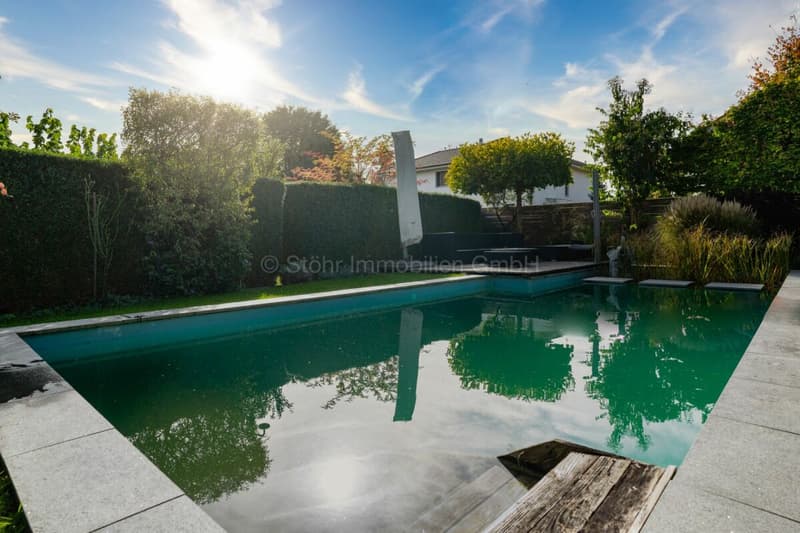 Esclusiva casa unifamiliare di 5,5 locali con piscina - a sé stante e confortevole (12)