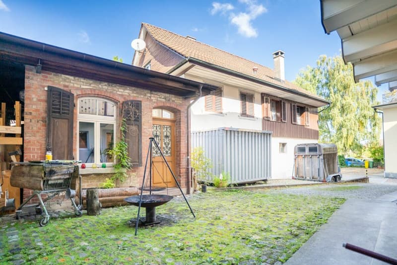 Completely renovated 6.5-room middle house with historic character in Oberwinterthur (31)