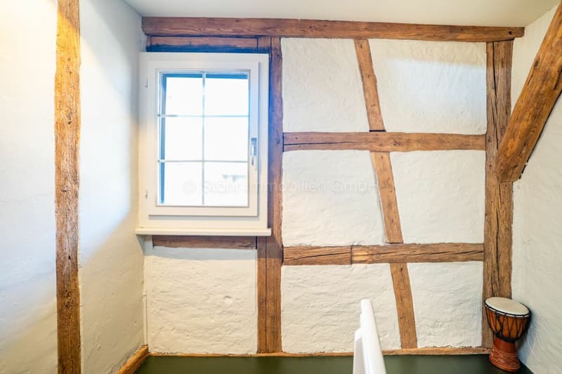 Completely renovated 6.5-room middle house with historic character in Oberwinterthur (27)