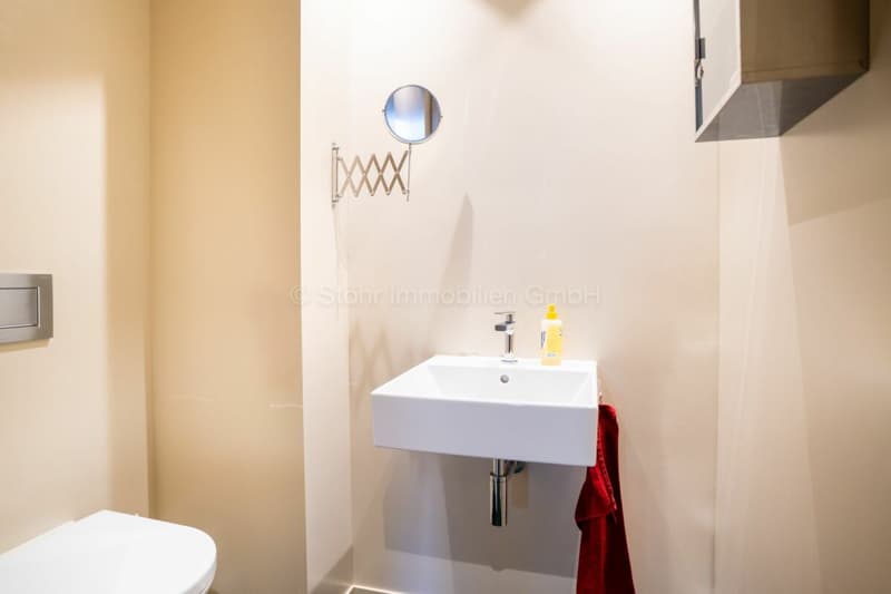 Completely renovated 6.5-room middle house with historic character in Oberwinterthur (5)
