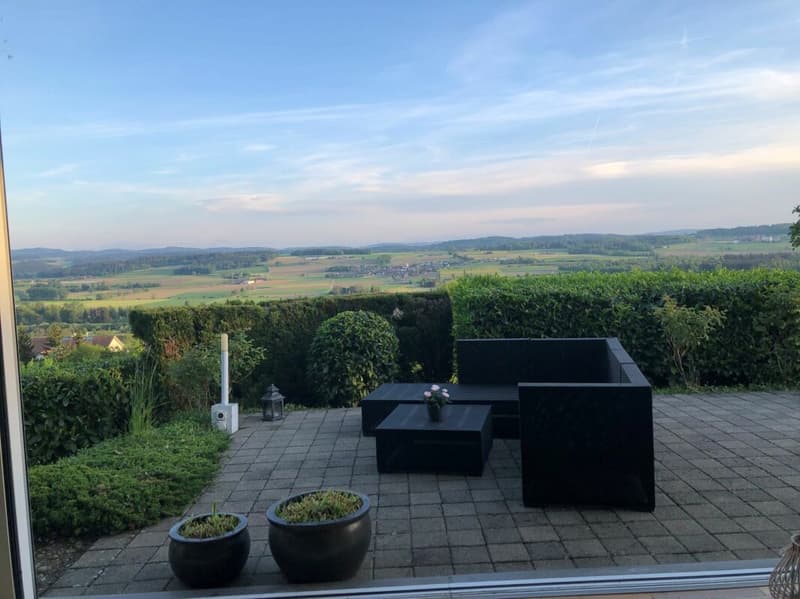 Freistehendes 6.5 Zimmer Haus mit Traumaussicht (25)
