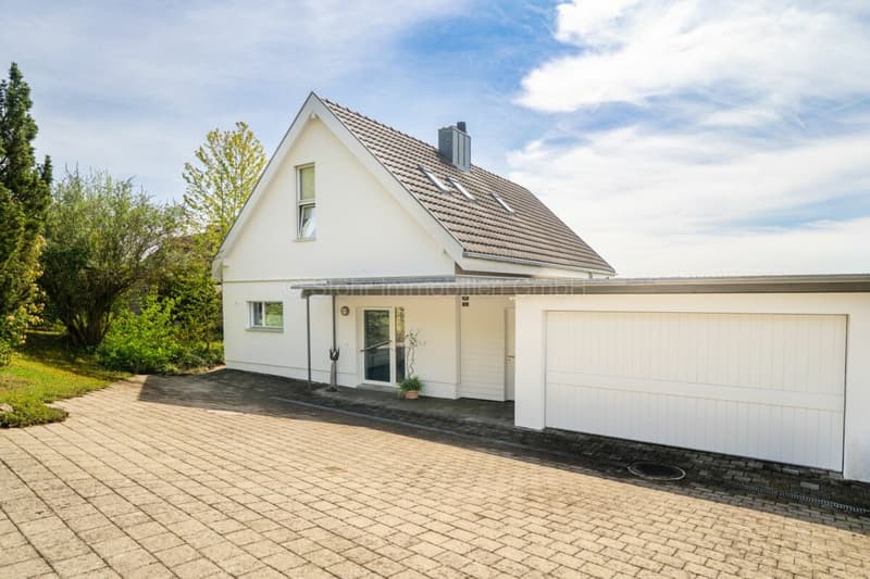 Freistehendes 6.5 Zimmer Haus mit Traumaussicht (3)