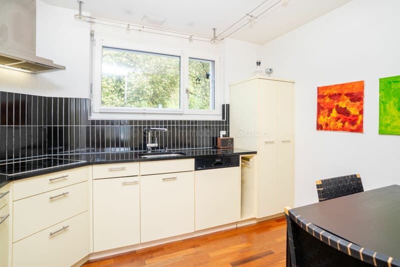 Freistehendes 6.5 Zimmer Haus mit Traumaussicht (34)