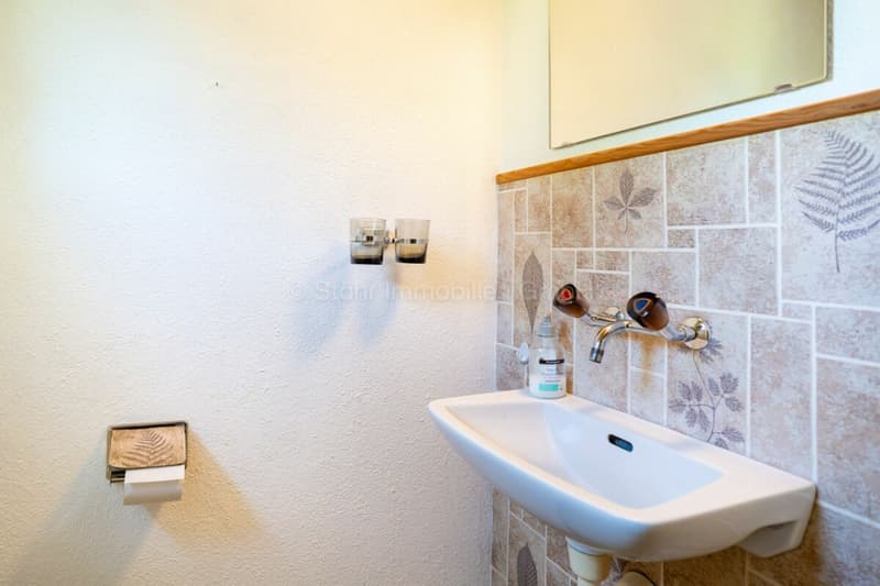 Family-friendly 4.5 room row house with potential (9)