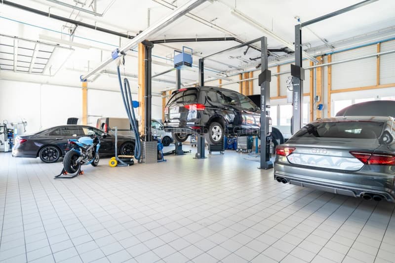 775 m2 di spazio commerciale a Elsau (4)