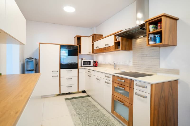 775 m2 di spazio commerciale a Elsau (13)