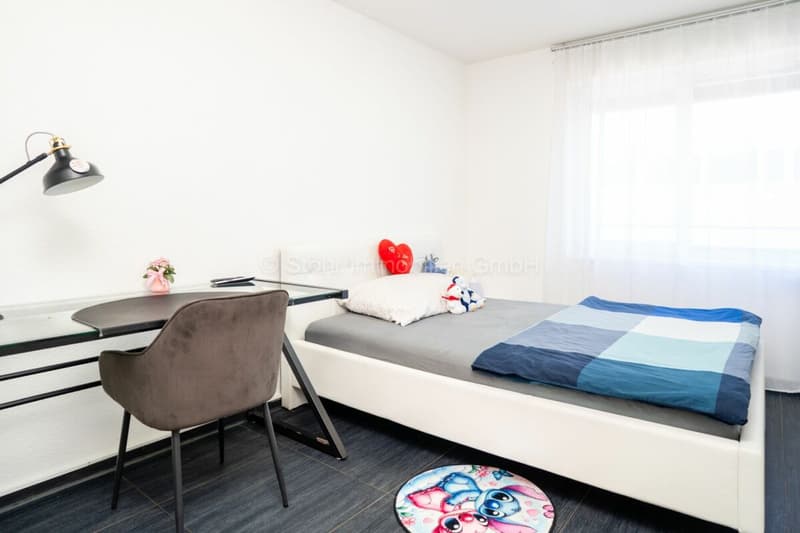 775 m2 di spazio commerciale a Elsau (22)