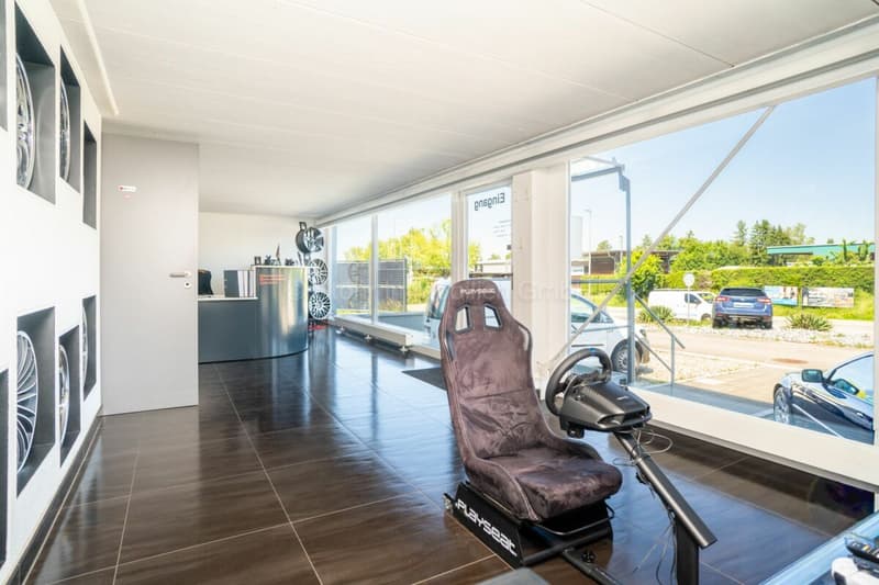775 m2 di spazio commerciale a Elsau (3)