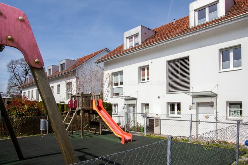 Maison mitoyenne de 5,5 pièces lumineuse dans un emplacement convivial pour les enfants (25)