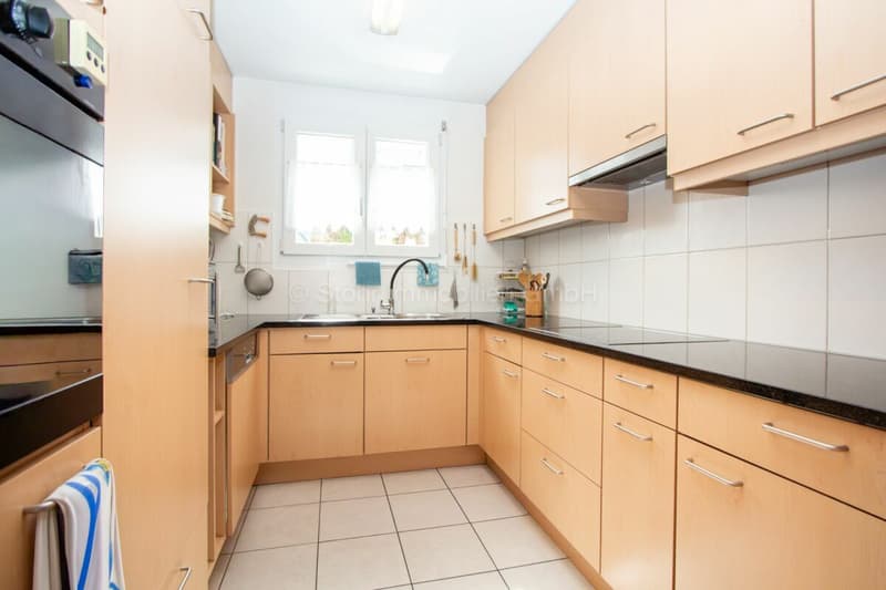 Maison mitoyenne de 5,5 pièces lumineuse dans un emplacement convivial pour les enfants (7)