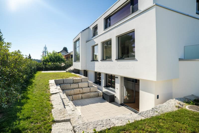 Stylish new building with a well-thought-out room concept and versatile usage possibilities (36)