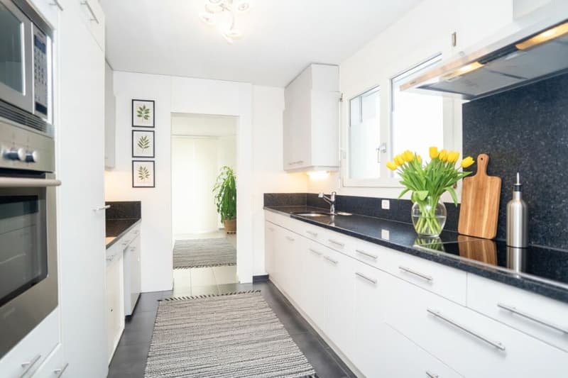 STILVOLLE 5.5 ZIMMER TERRASSENWOHNUNG MIT 67 M2 TERRASSE (4)