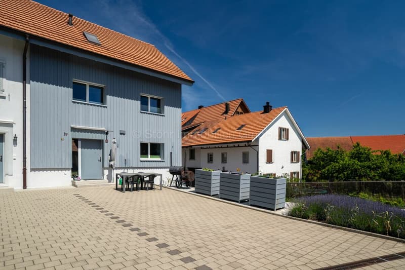 Familienfreundliches 4.5-Zimmer-DEFH in gepflegter Überbauung (2)