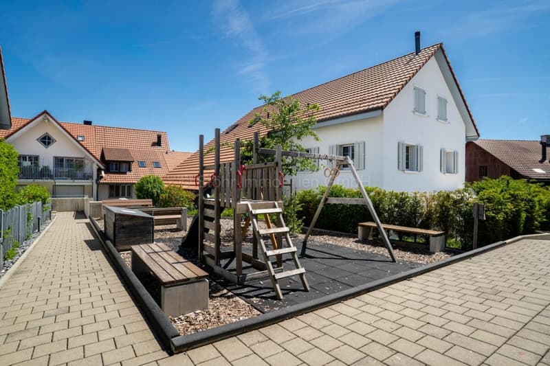Familienfreundliches 4.5-Zimmer-DEFH in gepflegter Überbauung (27)