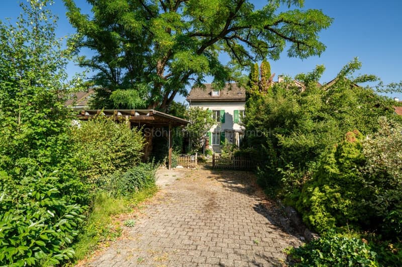 Charmantes 6.5-Zimmer-DEFH mit viel Potenzial im beliebten Quartier Deutweg (2)