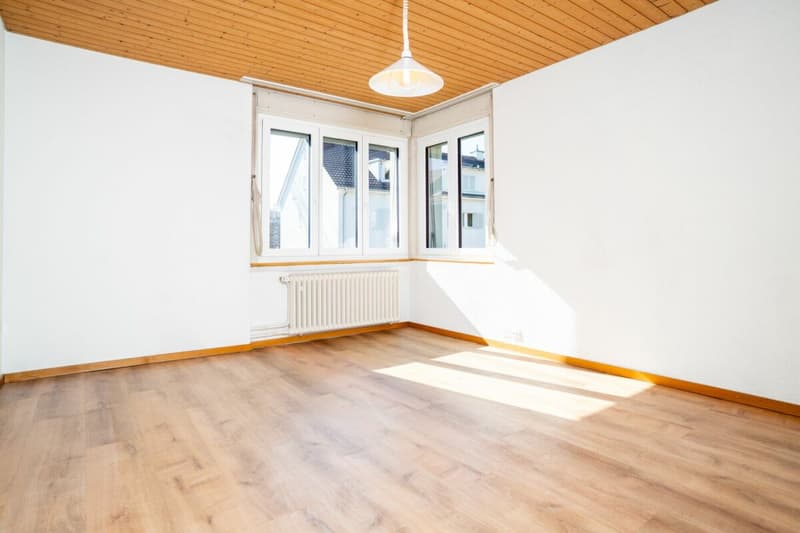 Charmantes 5.5 Zimmer Reihen-Eckhaus an toller Lage (13)