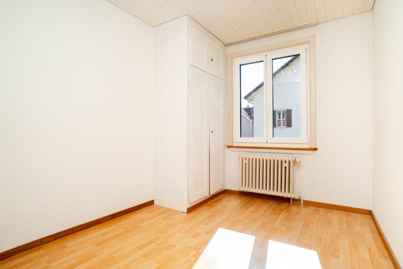 Charmantes 5.5 Zimmer Reihen-Eckhaus an toller Lage (14)