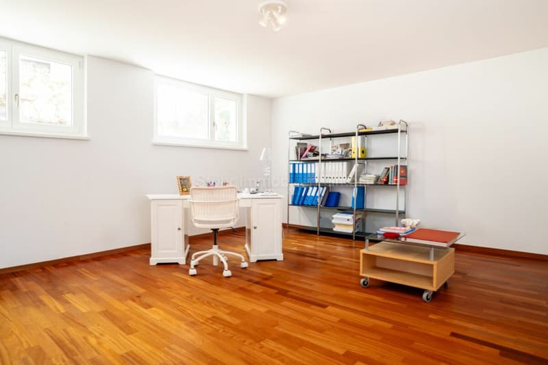 MEDITERRAN LICHTDURCHFLUTETES 6.5 ZIMMER HAUS MIT TRAUMAUSSICHT (30)