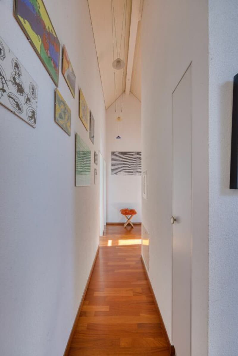 MEDITERRAN LICHTDURCHFLUTETES 6.5 ZIMMER HAUS MIT TRAUMAUSSICHT (21)