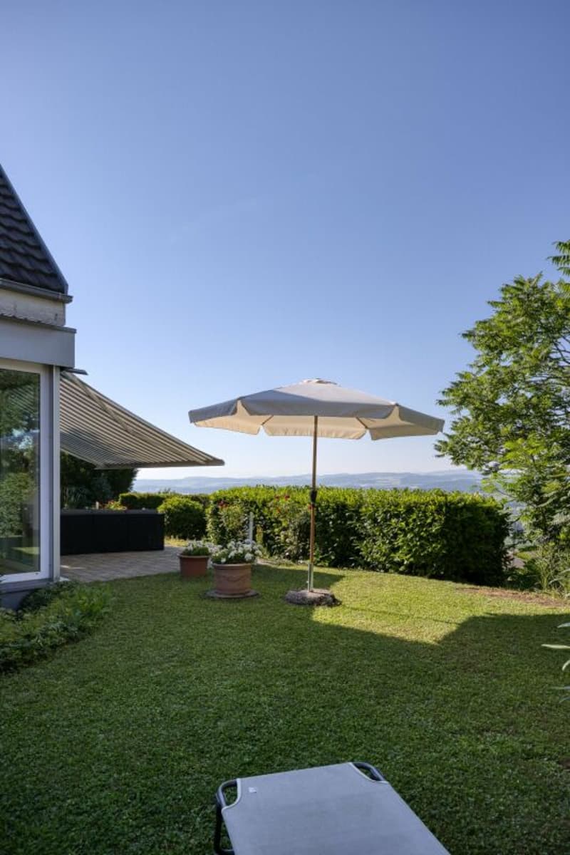 MEDITERRAN LICHTDURCHFLUTETES 6.5 ZIMMER HAUS MIT TRAUMAUSSICHT (19)