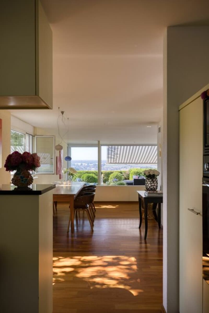 MEDITERRAN LICHTDURCHFLUTETES 6.5 ZIMMER HAUS MIT TRAUMAUSSICHT (11)
