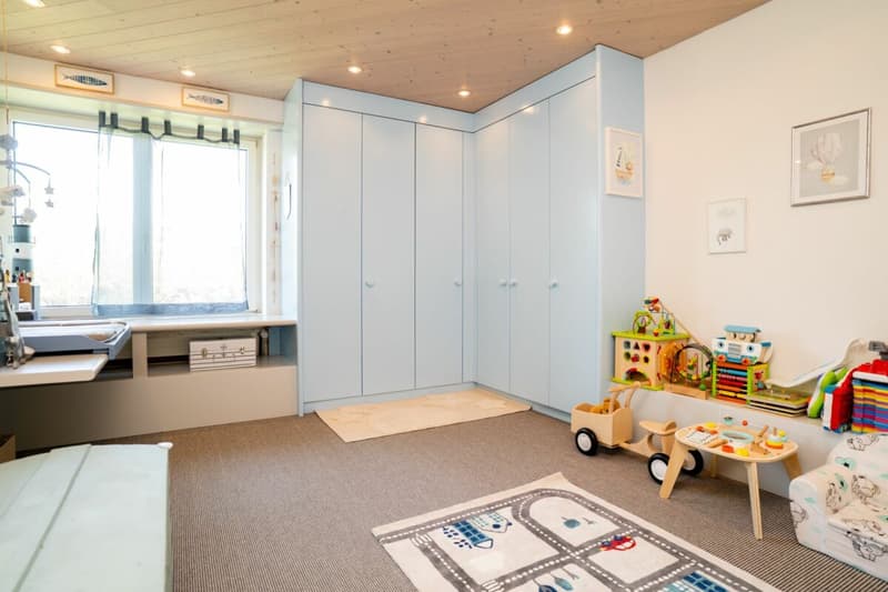 Einzigartige 4.5-Zimmer-Terrassenwohnung an sonniger Hanglage (9)