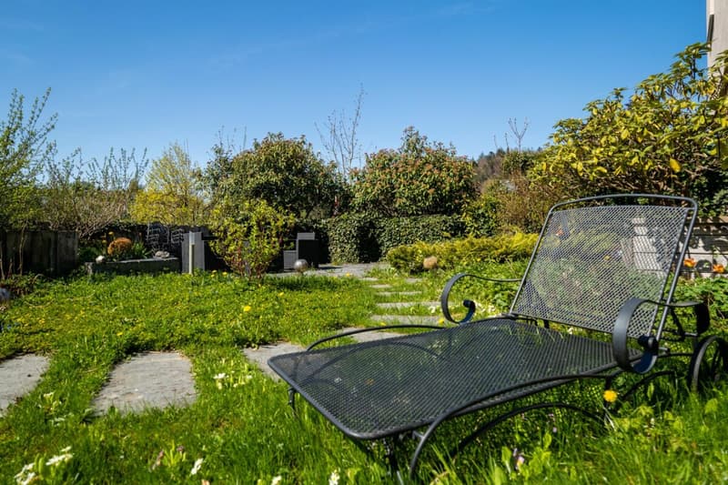 Einzigartige 4.5-Zimmer-Terrassenwohnung an sonniger Hanglage (2)