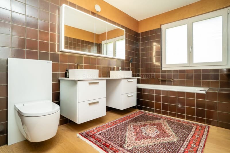 Stilvolle 4.5-Zimmer-Wohnung mit 145 m² Wohnfläche und hochwertiger Totalsanierung (14)